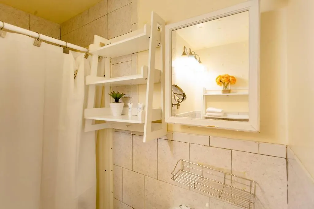 Large Apt, One Block To Train Apartment New York